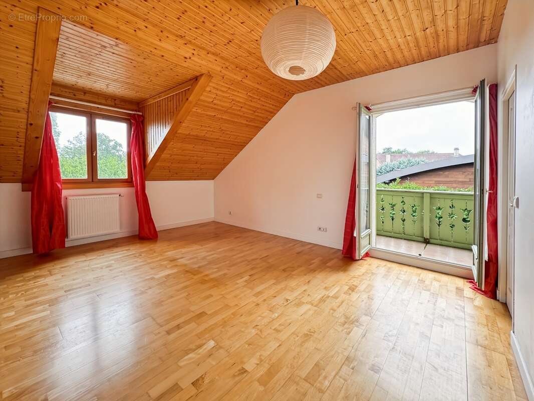 Élégante propriété familiale de 192 m² avec 6 chambres au cœur de Tutégny - photo 10