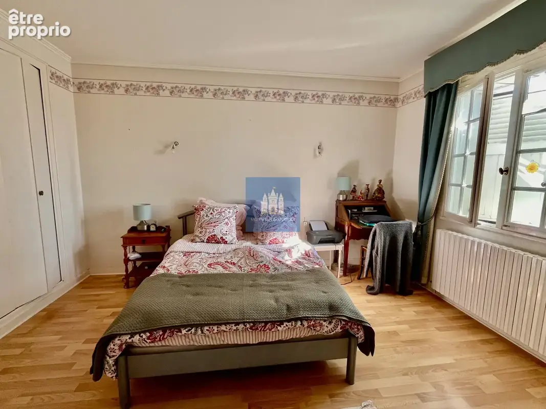 Loudun  (86) Maison familiale lumineuse 6 CH avec atelier et RDJ PMR - photo 5