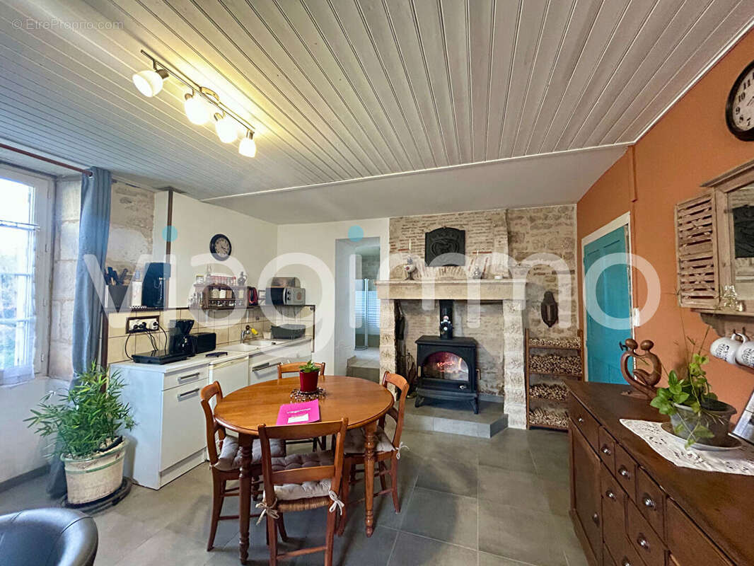 Maison à MARSAIS-SAINTE-RADEGONDE