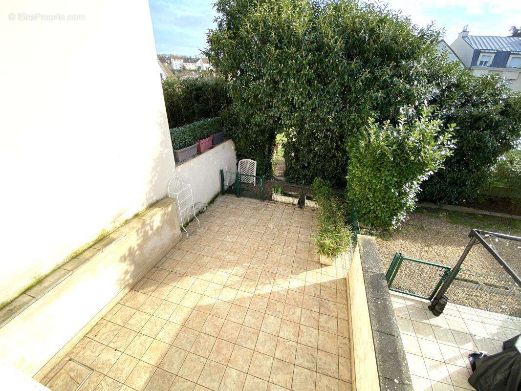 Appartement à BONNIERES-SUR-SEINE