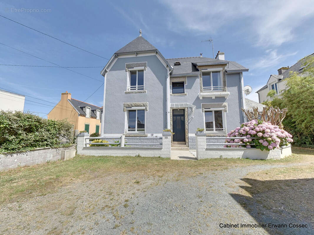 LECHIAGAT - Maison de 130 m² profitant d'une vue sur le port - photo 14