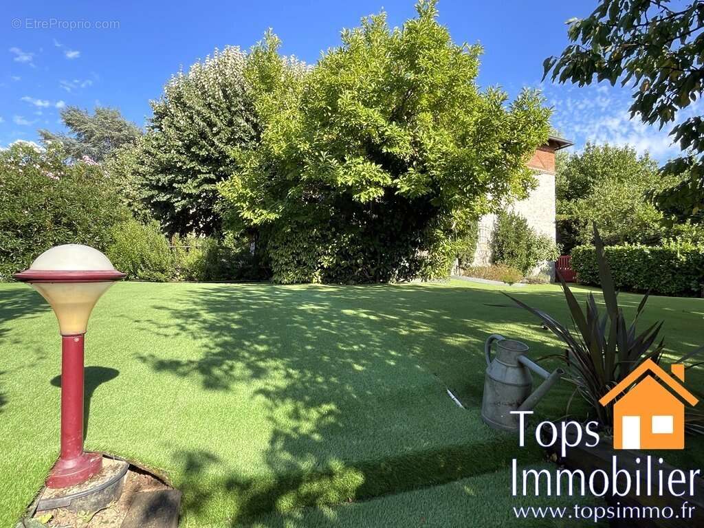 Maison à VILLEFRANCHE-DE-ROUERGUE