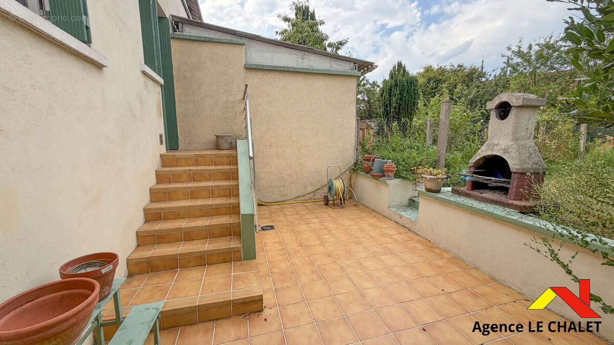 Maison 4 pièces - 82 m² - 3 chambres + possibilité d'une 4ème - Hyper centre-ville de Villeneuve-le-Roi - photo 16
