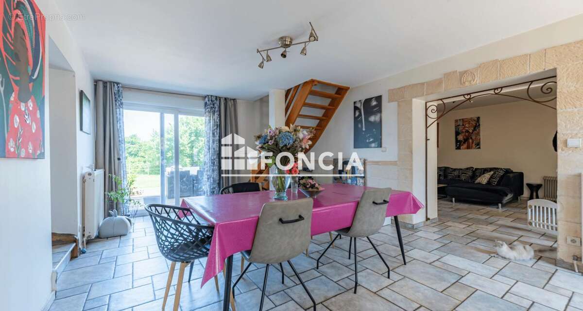 Maison à SAINT-ROMAIN-DE-SURIEU