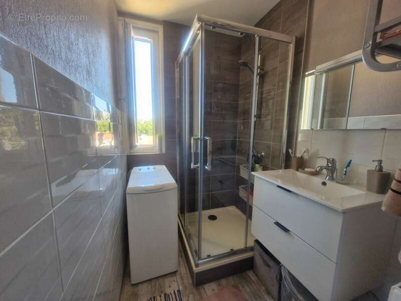 Appartement à UNIEUX