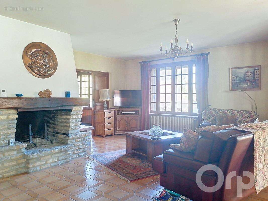 Maison à SAULX-LES-CHARTREUX