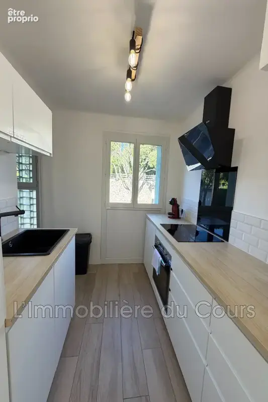 Appartement 3 pièces 63 m² à vendre à Martigues (13500) - photo 2