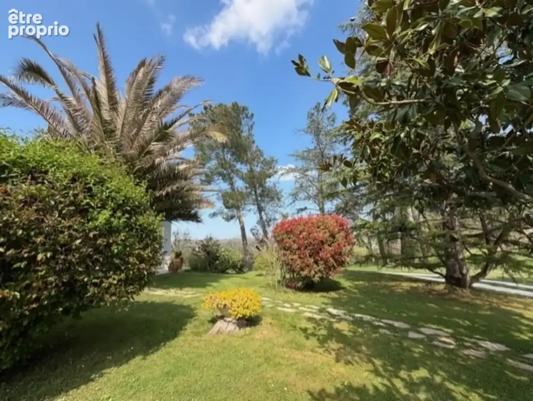 AIGNAN(32) : ELEGANTE MAISON TRADITIONNELLE  des années 80, SANS TRAVAUX, 150m2 habitables, bien située à AIGNAN, sur 2.000m2, l - photo 8