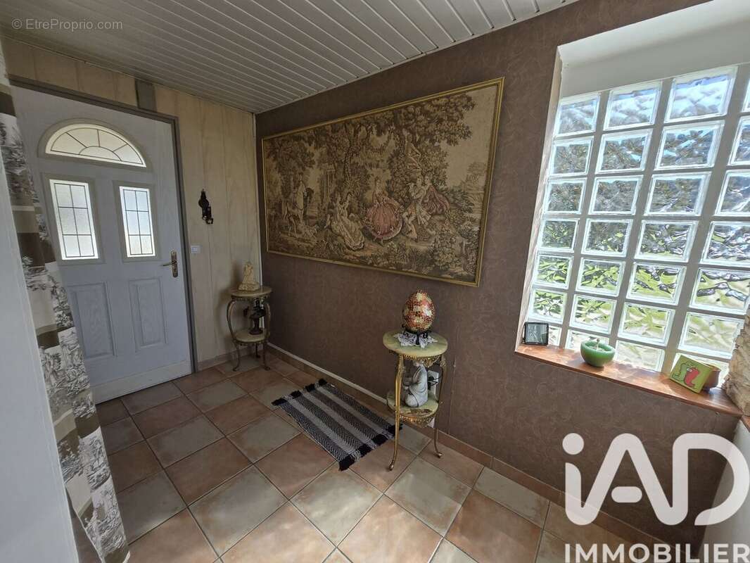 Maison 246 m² à Montignac-De-Lauzun  - photo 2