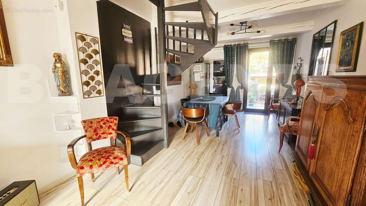 95b47883-ee38-4e1a-a829-c011235c08f6_notsynced - Maison à MARSEILLE-10E