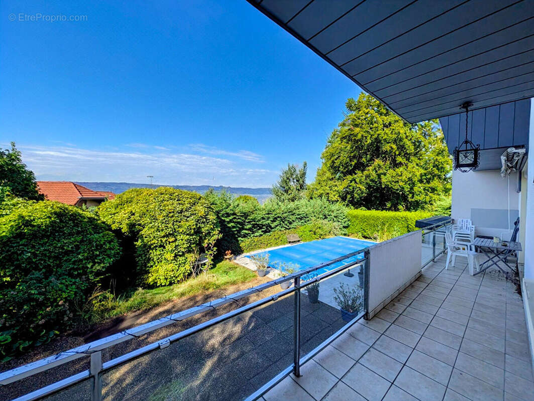 Maison à PUGNY-CHATENOD