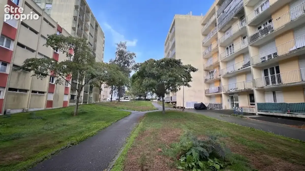 QUIMPER (29) — À VENDRE - Appartement T2 de 49 m² Au 3e étage avec ascenseur - Balcon - Cave - photo 9