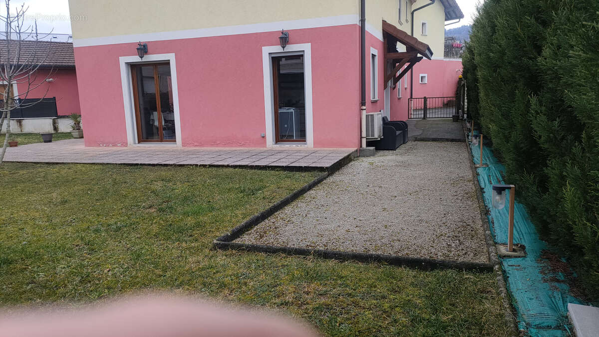 Maison mitoyenne albens centre entrelacs - photo 4