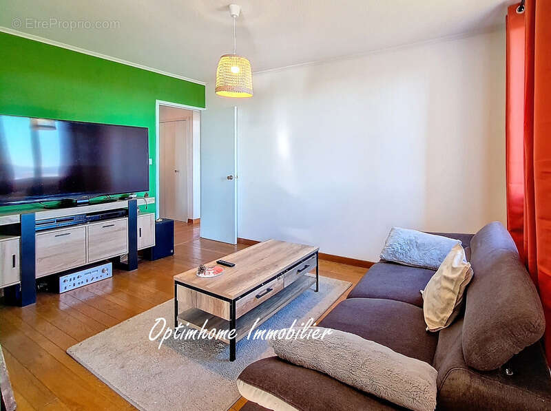 Appartement à FUMEL