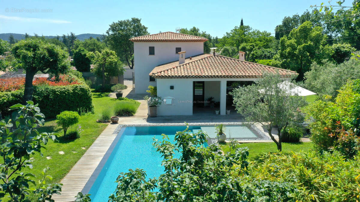 Maison à SAINT-CEZAIRE-SUR-SIAGNE