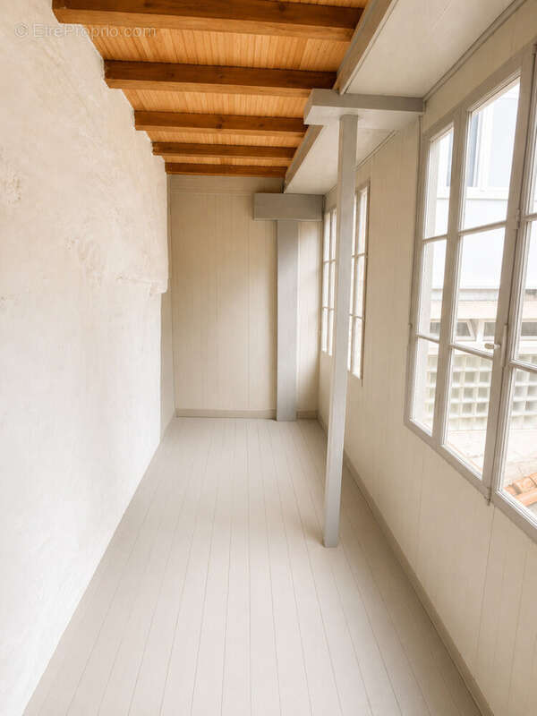 Immeuble à rénover dans le centre de Bazas. - photo 8