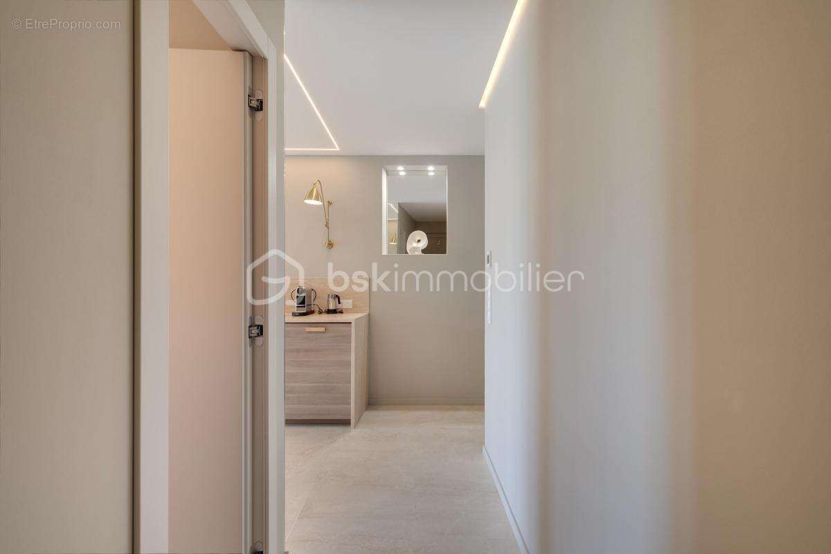 À vendre – f2 cannes croisette – résidence prestigieuse « palais des dunes » - photo 4