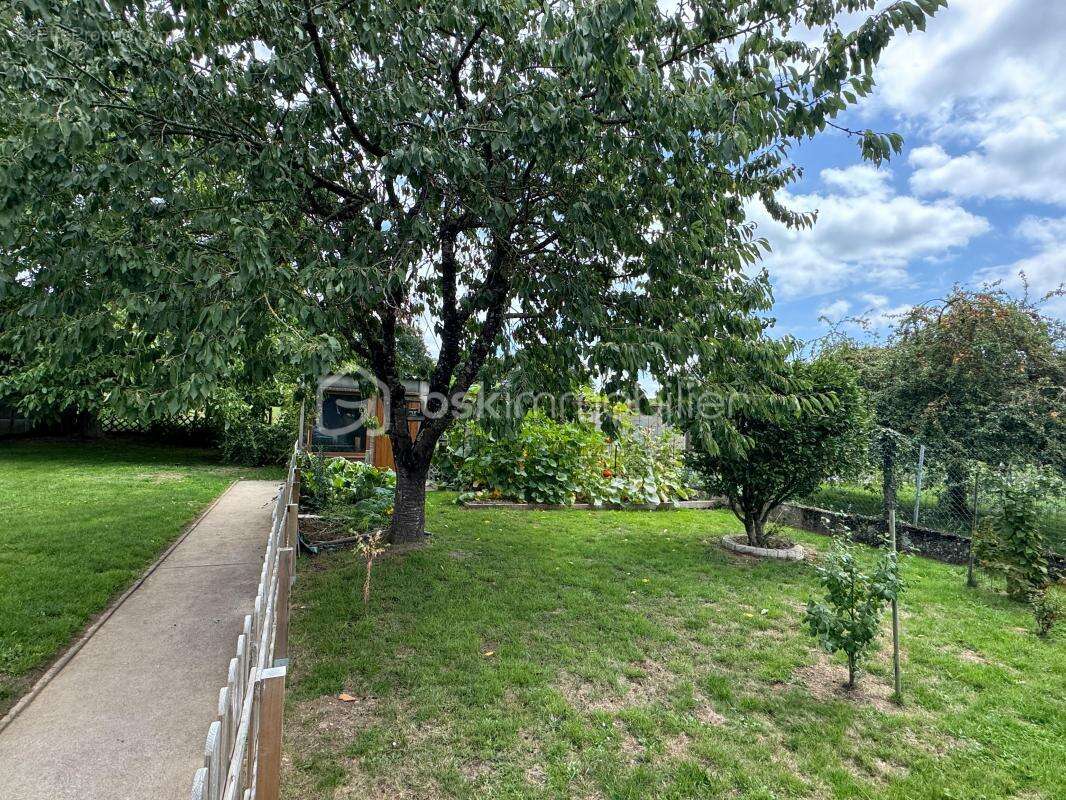 Maison à SAINT-PIERRE-LA-COUR