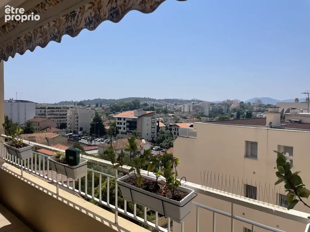 Appartement à LE CANNET