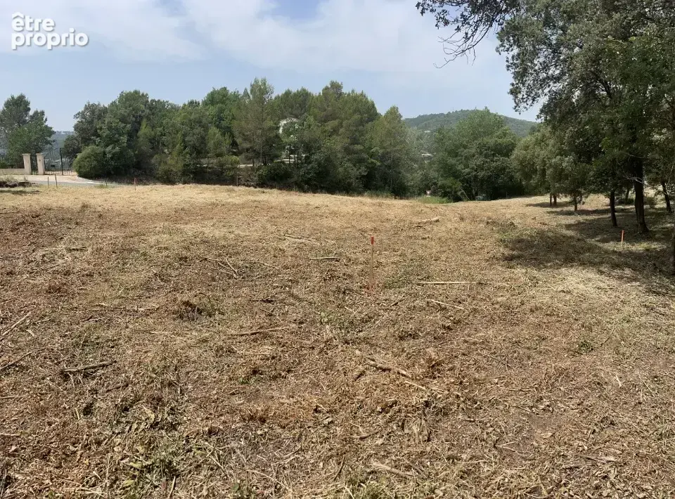 Terrain 1 020 m² à vendre à Taradeau (83460) - photo 2