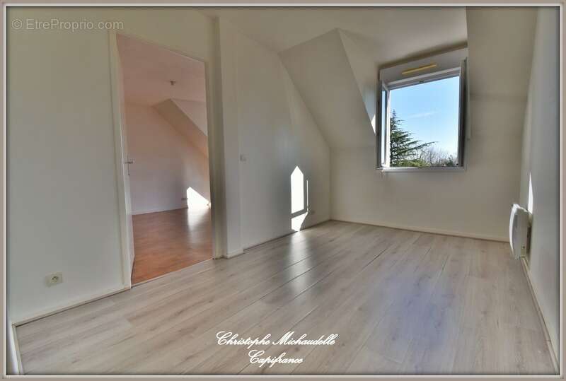 Appartement à SAINT-THIBAULT-DES-VIGNES