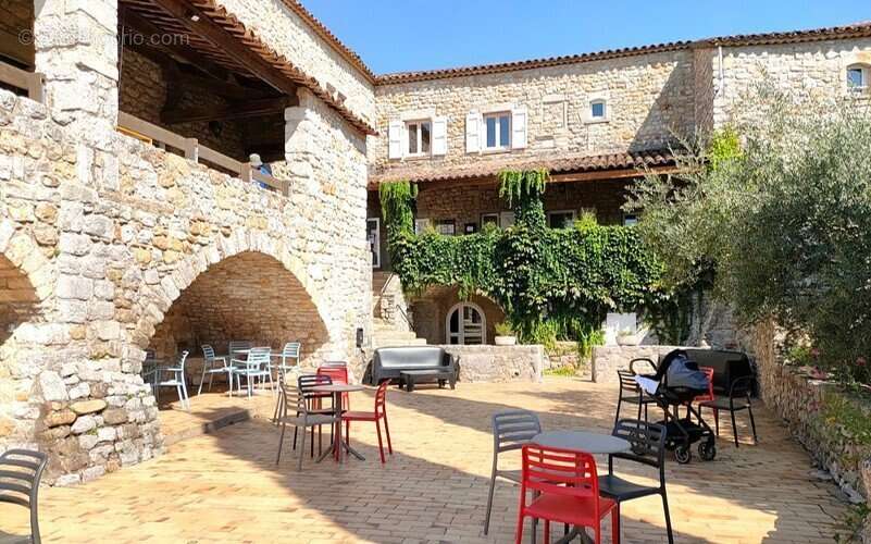 Appartement à BERRIAS-ET-CASTELJAU