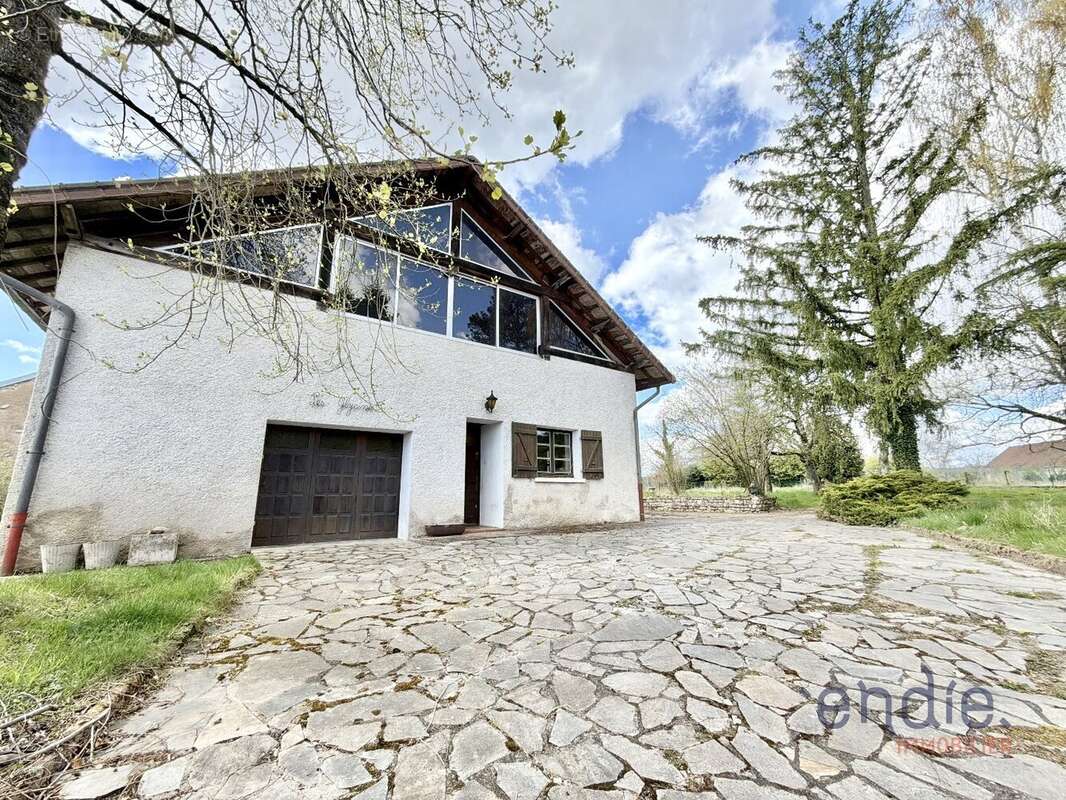 Maison à CHEVIGNEY