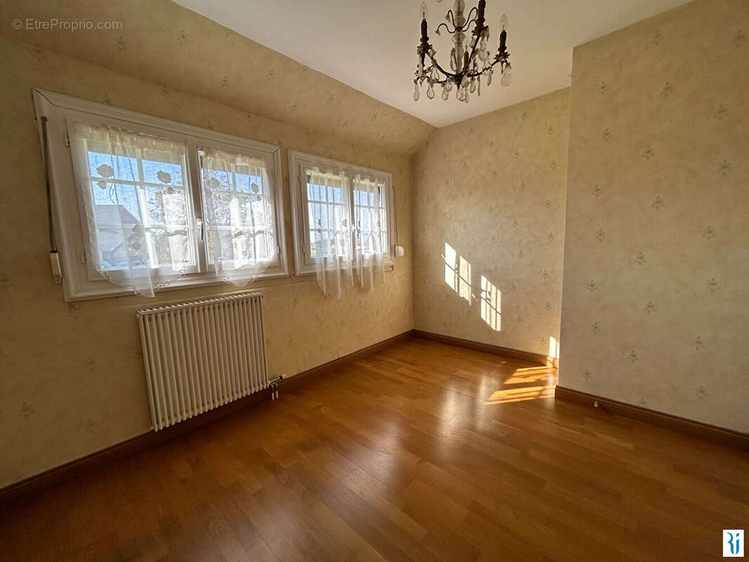 Maison à SAINT-PIERRE-DE-VARENGEVILLE