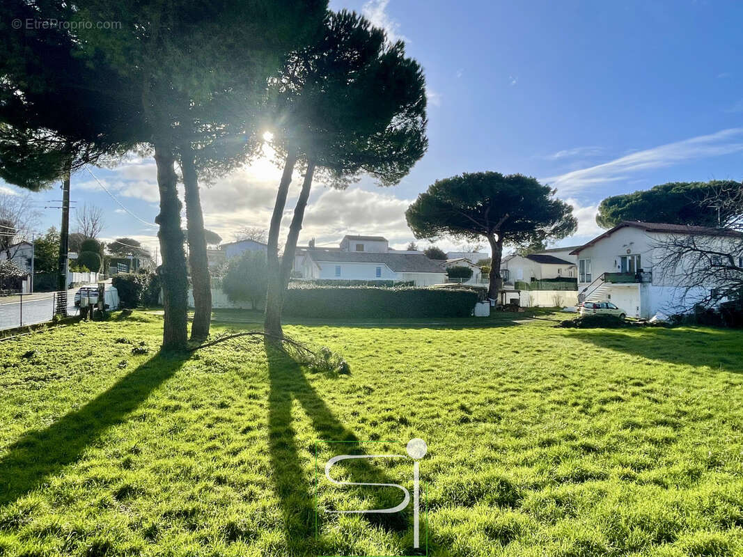 Terrain à SAINT-PALAIS-SUR-MER