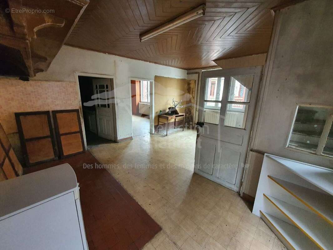 Pradinas- maison de village avec terrain et dependances - photo 15