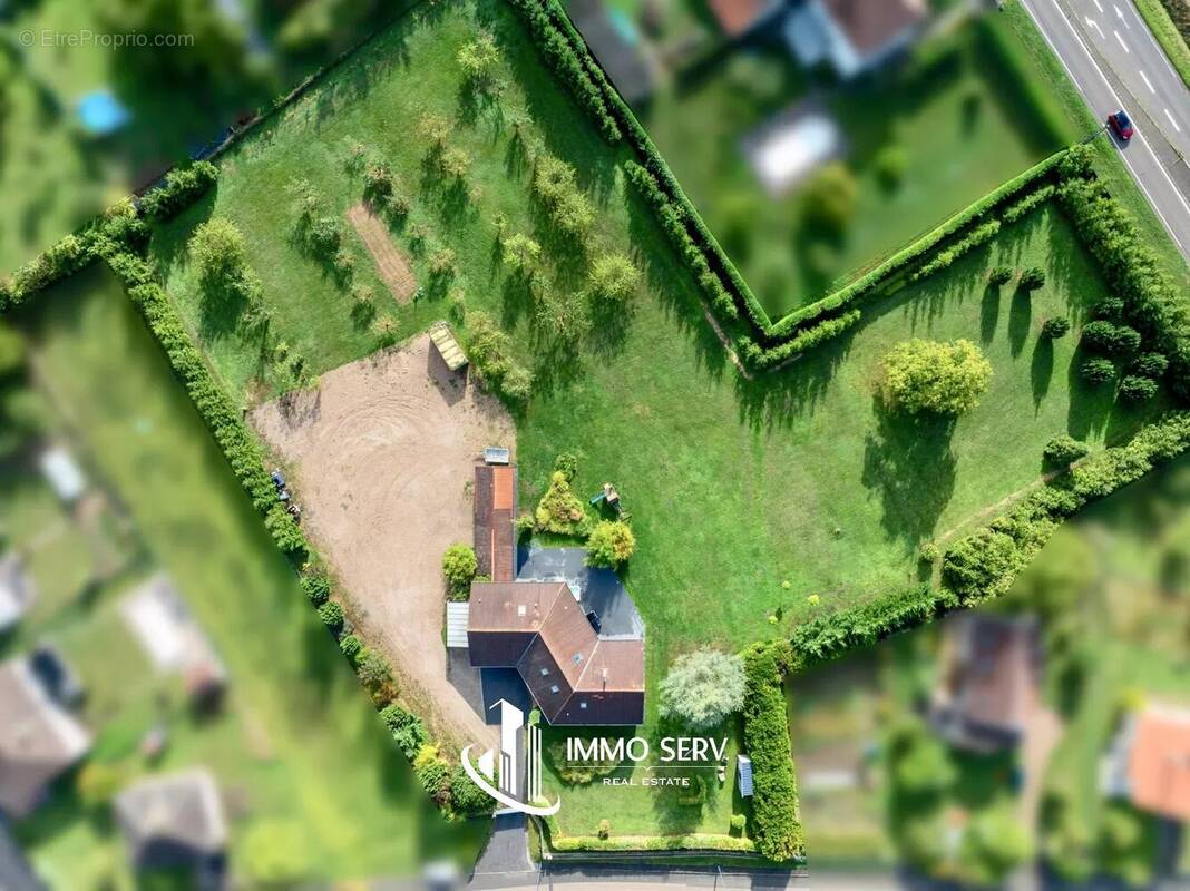 Maison à LOUVIGNY
