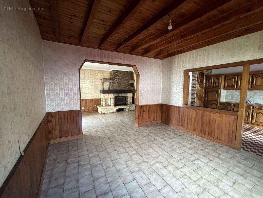 Maison 170 m² à Roumazieres-Loubert  - photo 7