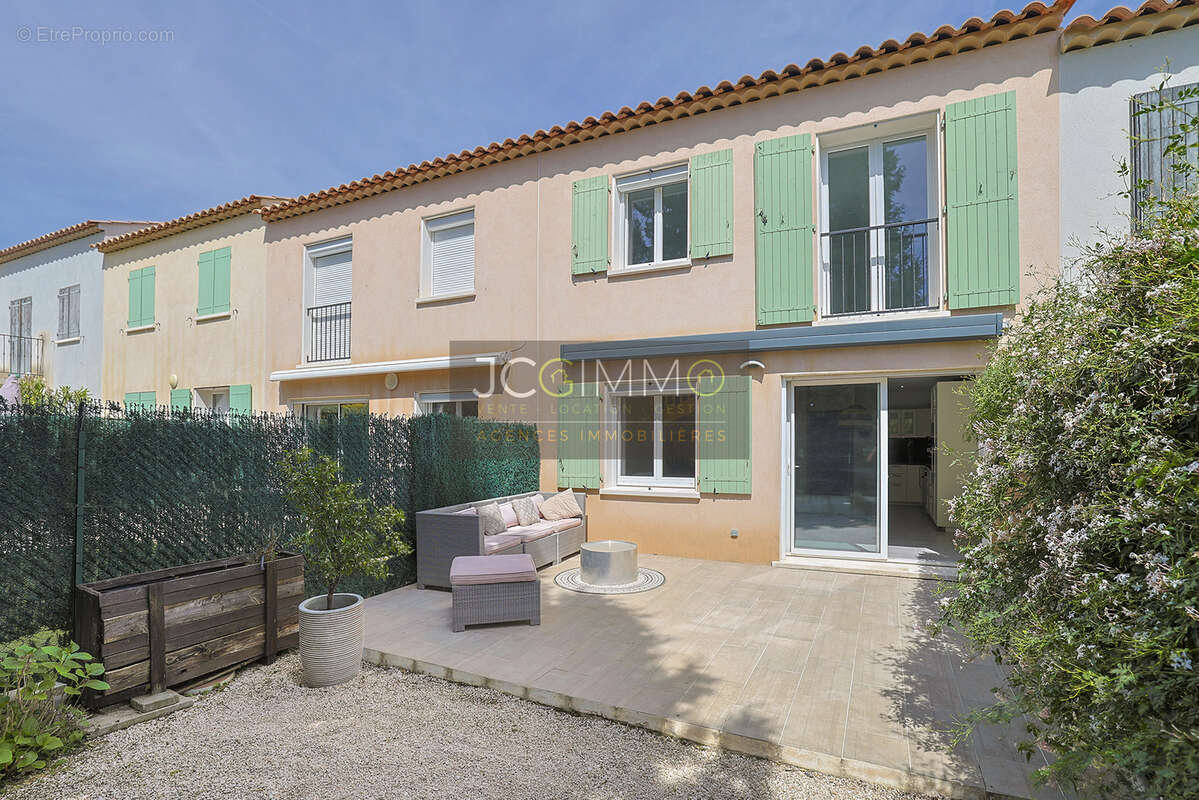 Maison à CUERS