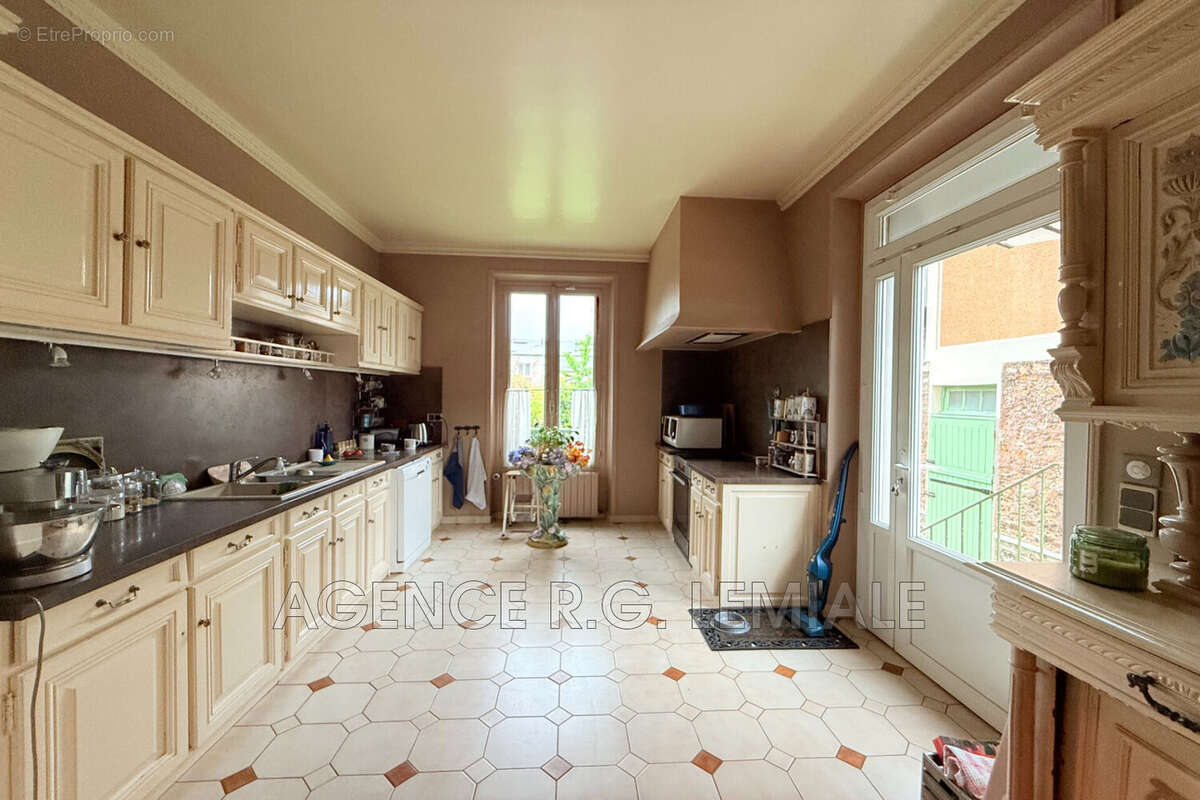 Maison à MAISONS-LAFFITTE