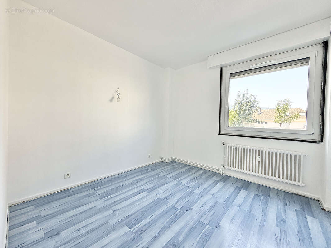 À vendre    t3 de 84,3 m2   hypercentre de reignier avec cave et parking - photo 7