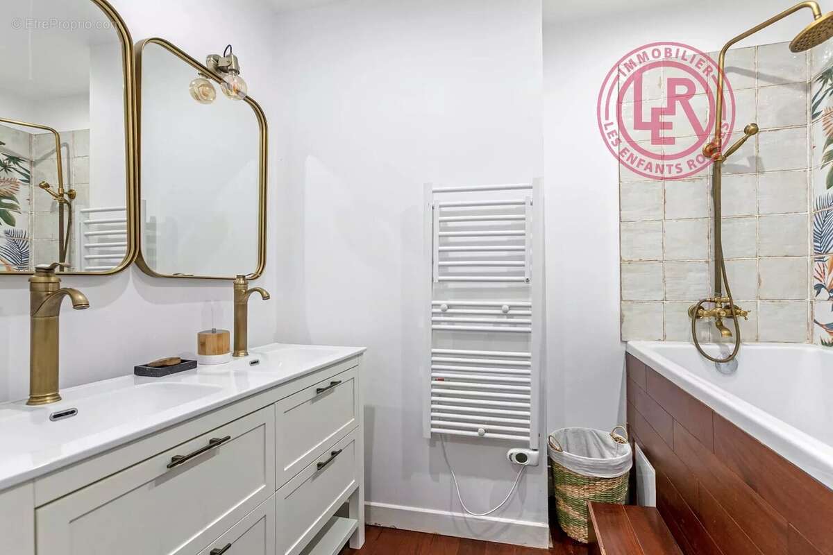 Appartement à PARIS-2E