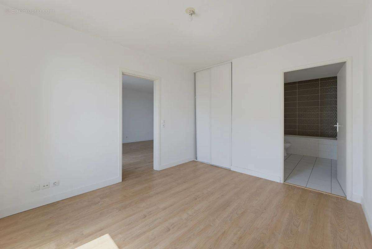 Appartement 2 pièces de 45,78 m² à Lormont - photo 6