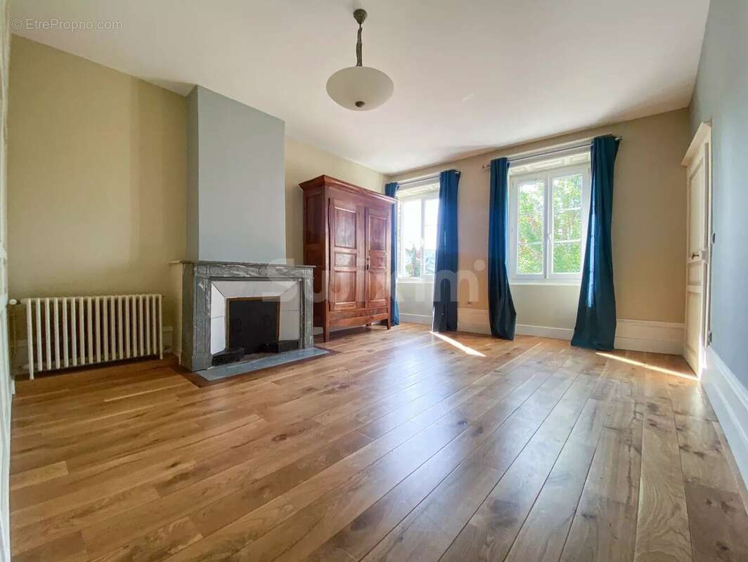 Maison à LONS-LE-SAUNIER