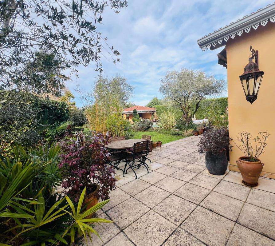 Maison à AMBARES-ET-LAGRAVE