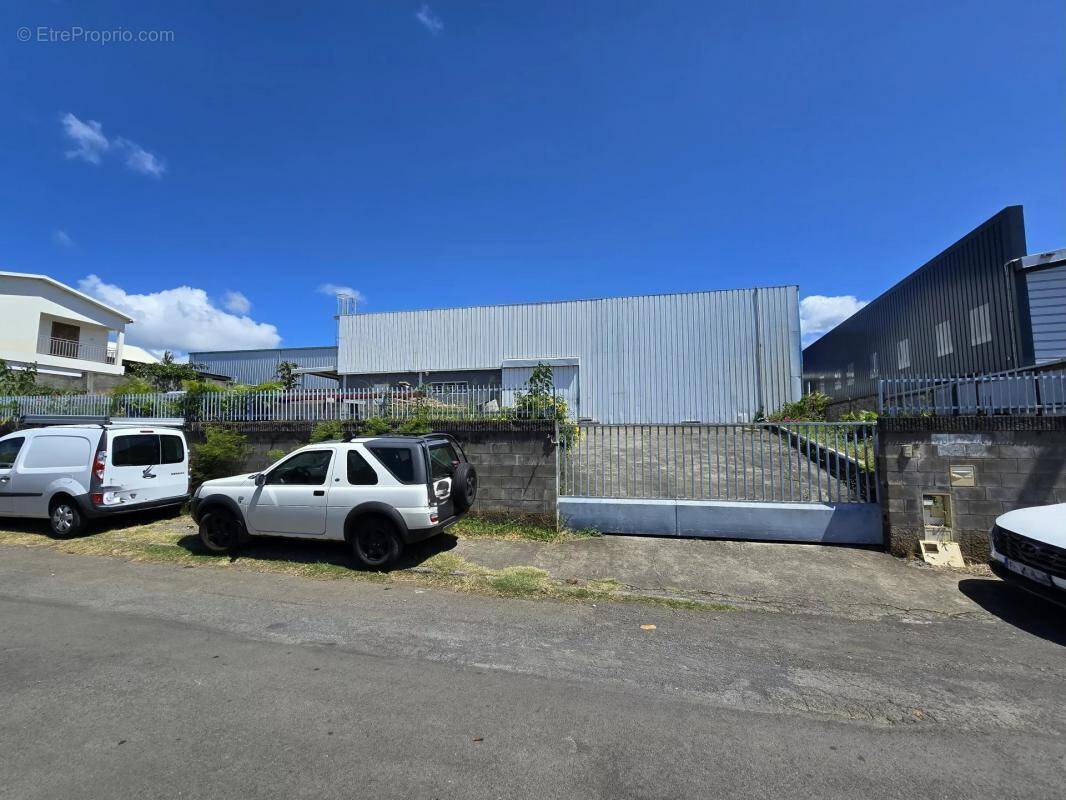 Commerce à SAINTE-MARIE