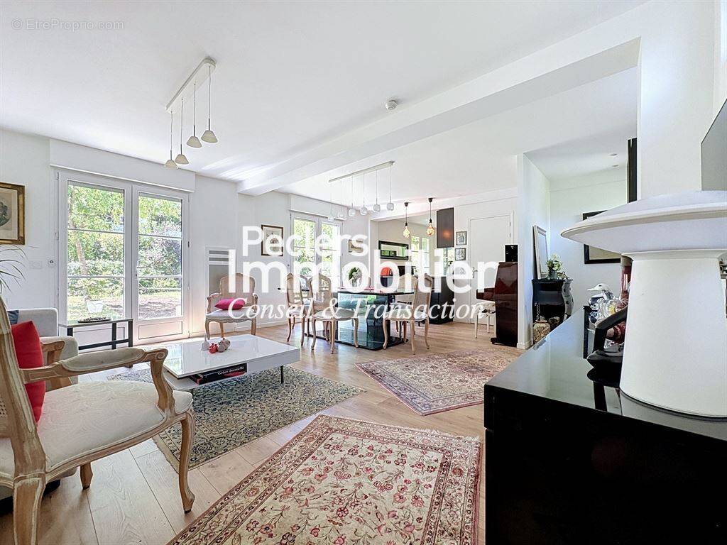 Appartement à GARCHES