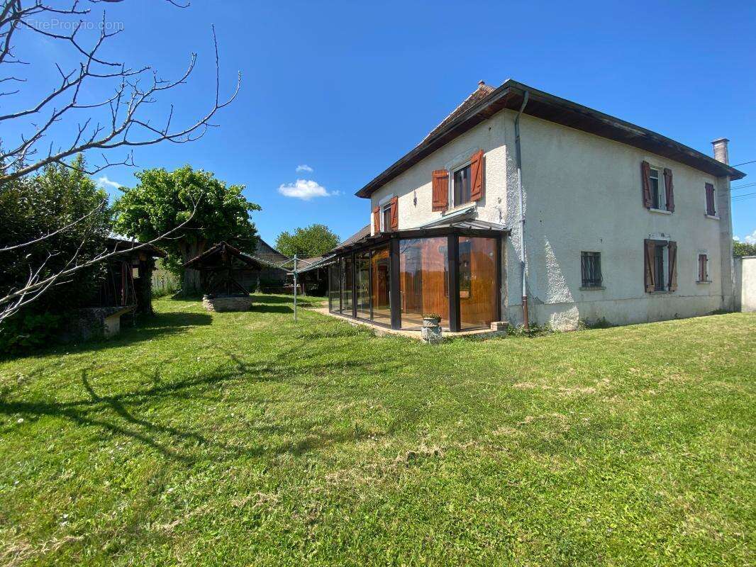 Maison à FAVERGES-DE-LA-TOUR