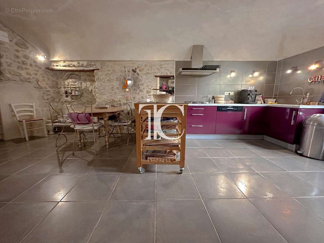 Maison à SAINT-VICTOR-DE-MALCAP