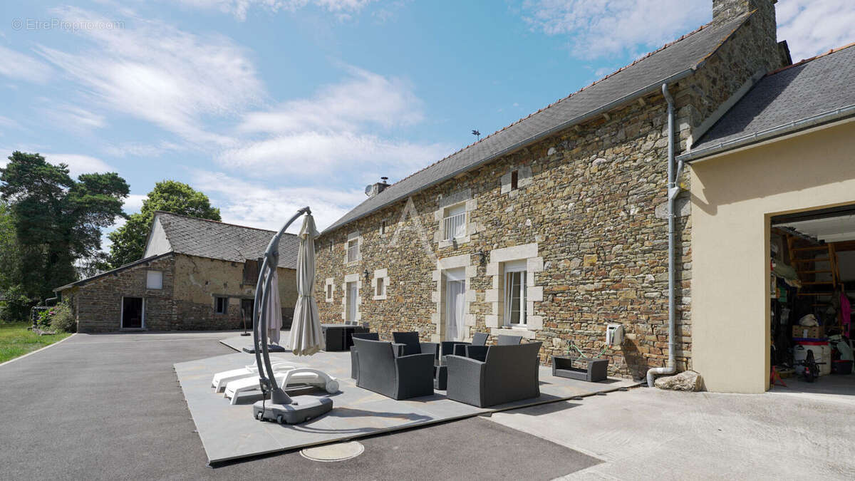 Maison à GUILLIERS