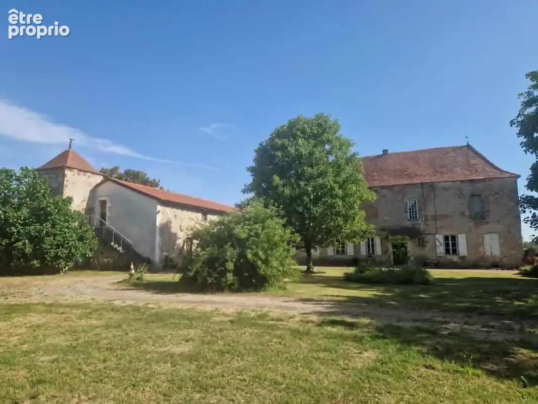 11  Kms de VICHY, très belle propriété à rénover - photo 2