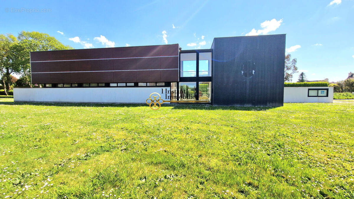 Commerce à PLOUGASNOU