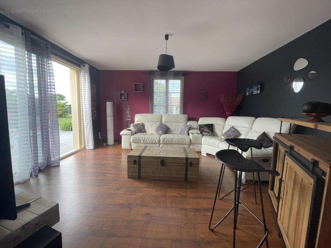 Propriété d'exception de plain-pied avec piscine - Availles- - photo 9