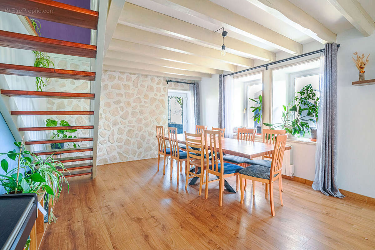 Maison à ALLONZIER-LA-CAILLE