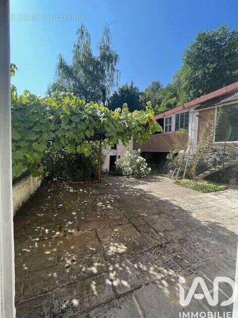 Photo 4 - Maison à COURZIEU