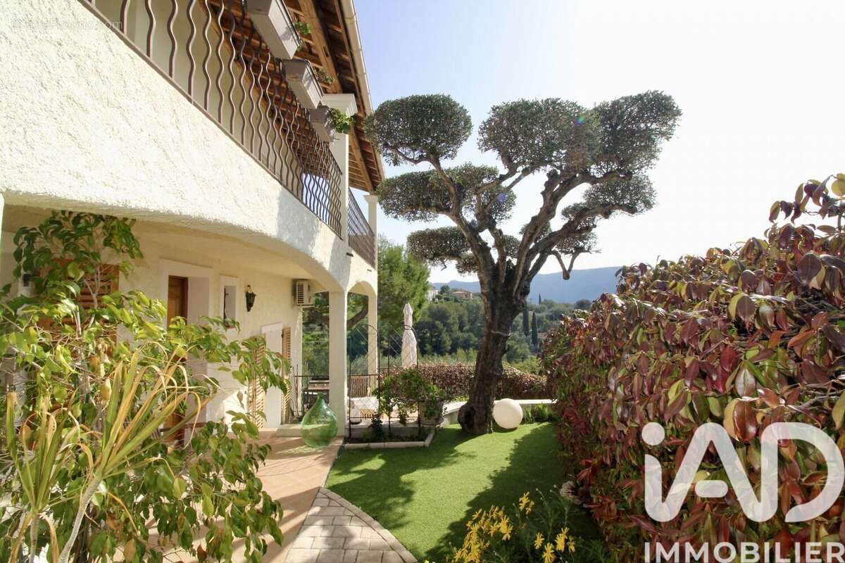 Photo 2 - Maison à SAINT-ANDRE-DE-LA-ROCHE